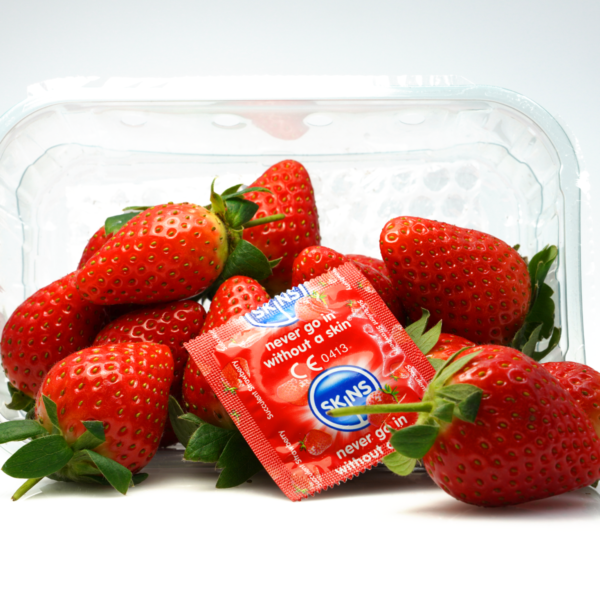 Skins Condoms Strawberry 12 Pack - Image 3