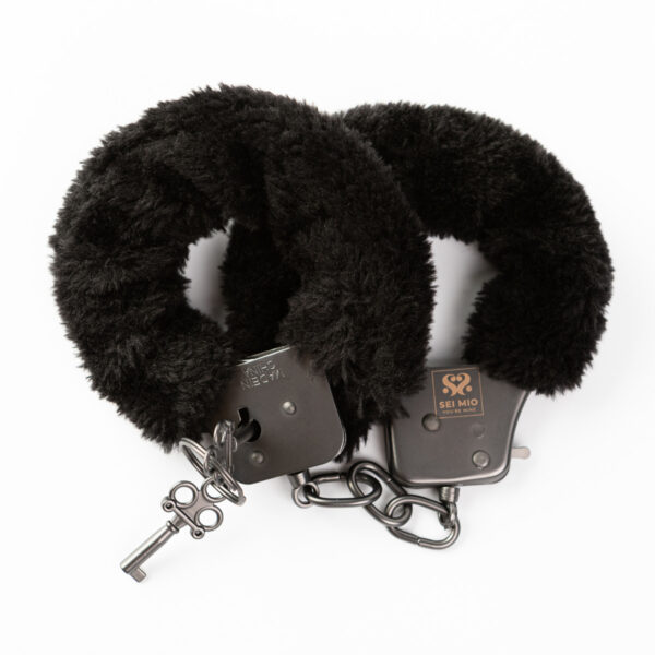 SEI MIO - Cuff Love - Furry Metal Handcuffs - Image 3